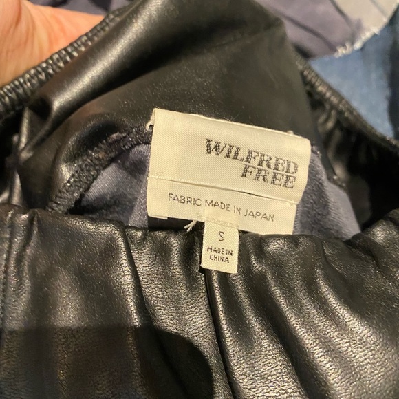 Aritzia leather leggings - Picture 2 of 2